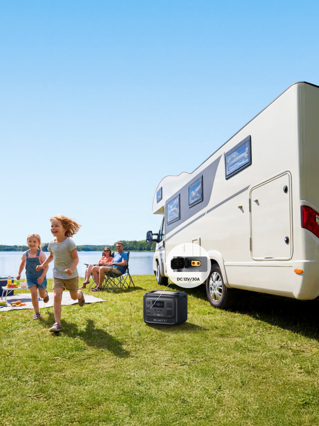 Special 12 V/30 A Port for RV Travel