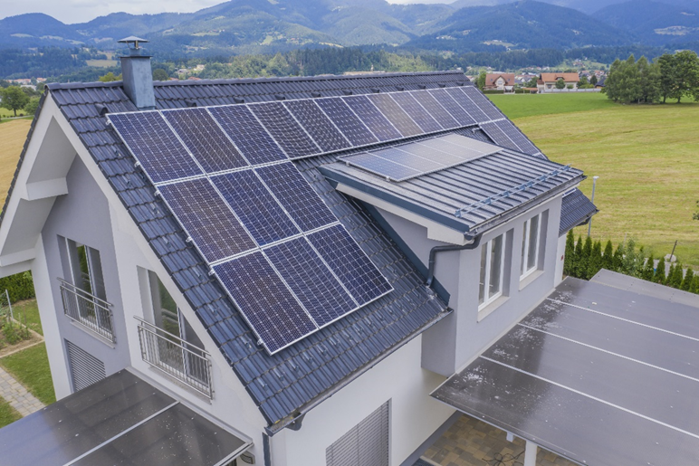 Solar Panels on Slate Roofs: Challenges, Installation, and Smarter Alternatives